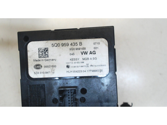 Блок комфорта  Volkswagen Golf 7 2012-2017      5Q0959435B    