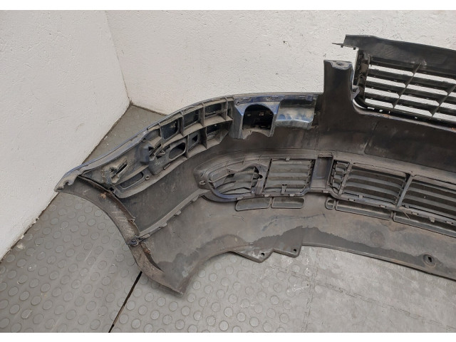 Бампер  Volkswagen Passat 5 2000-2005 передний   