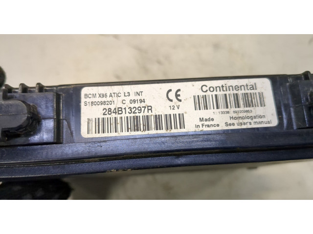 Блок предохранителей  Renault Megane 3 2009-2016      284b1297r   3  1.5