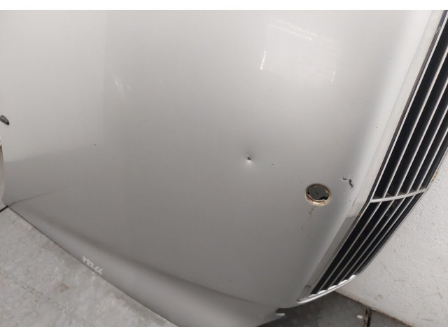 Решетка радиатора  Mercedes CLK W208 1997-2002          