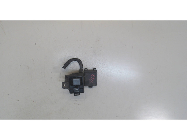 Блок предохранителей  Toyota FJ Cruiser      8274335010, 8266235A30, 8266335120    4.0