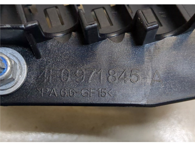 Блок предохранителей  Audi A6 (C6) 2005-2011      4f0971845a     3.2