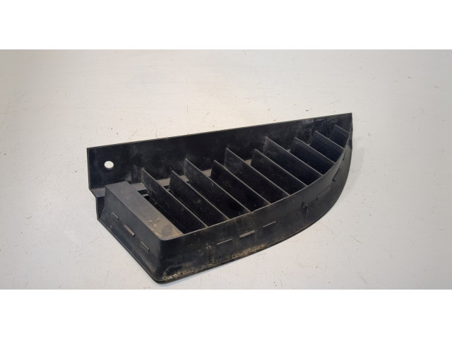 Решетка радиатора  Mitsubishi Colt 2004-2008          MN127774
