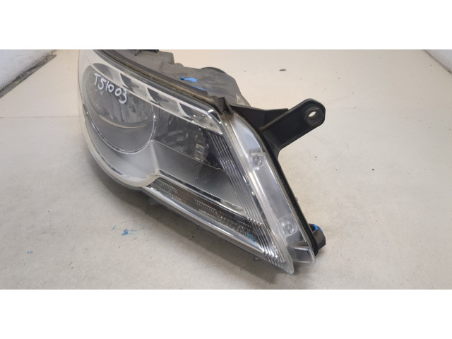 Фара передняя  Volkswagen Tiguan 2007-2011 правая 