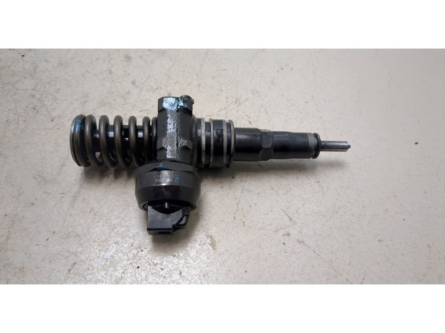 Форсунка топливная  Volkswagen Sharan 2000-2010    038130073AK     