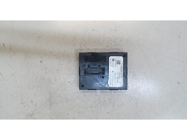 Блок комфорта  Volkswagen Golf 7 2012-2017      5Q0959435B    