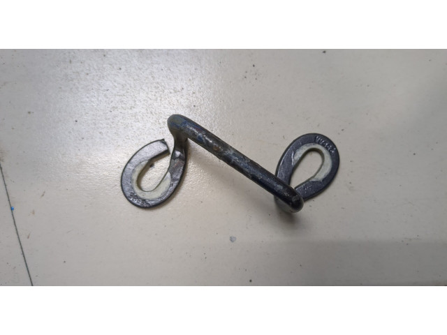 Замок капота  Toyota Sequoia 2000-2008     