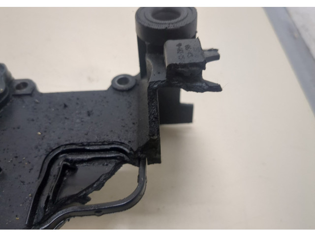 Клапанная крышка двигателя ДВС  Ford Fusion 2002-2012 1.4     