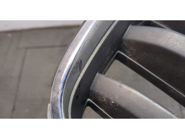 Решетка радиатора  Subaru Forester (S11) 2002-2007          
