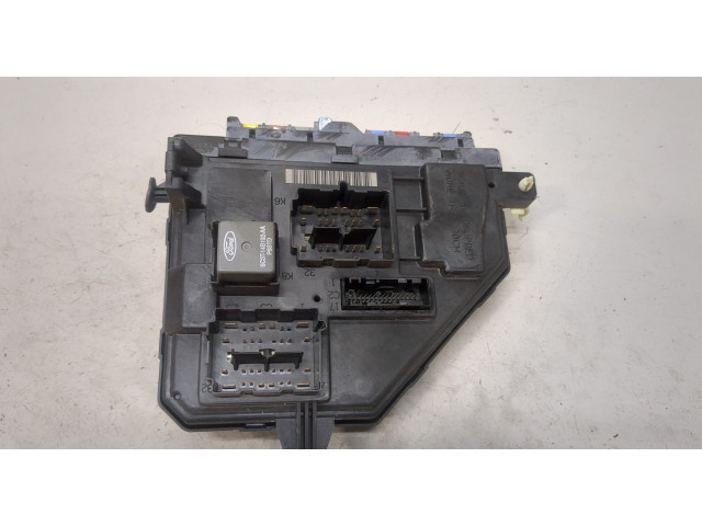 Блок предохранителей  Ford Explorer 2006-2010         