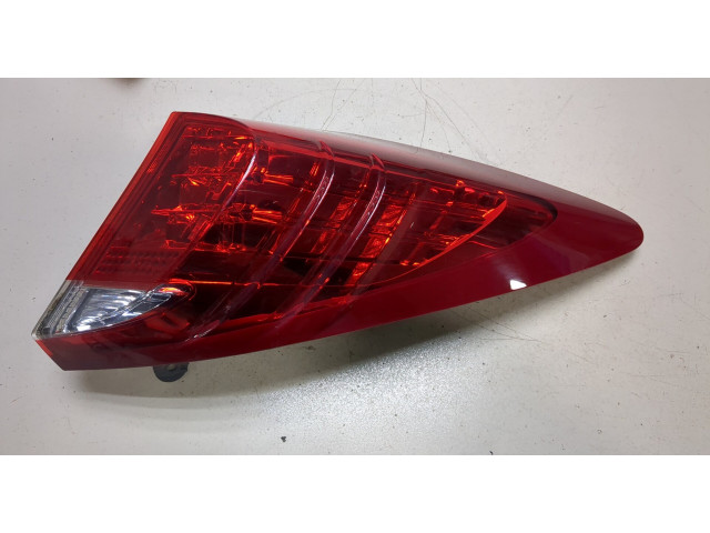 Задний фонарь        Honda Civic 2012-2016 