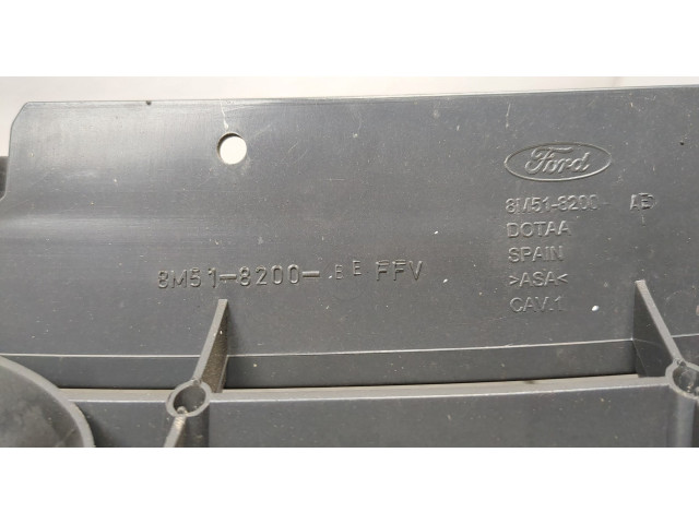 Решетка радиатора  Ford Focus 2 2008-2011          