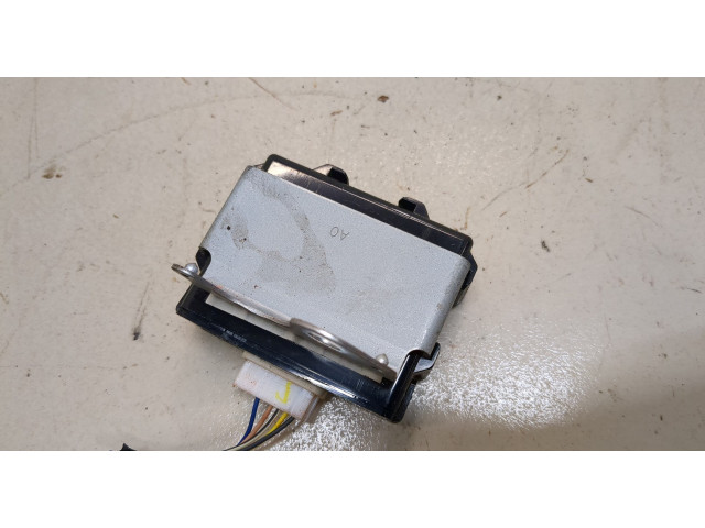 Блок комфорта  Pontiac Vibe 2 2008-2010      8902001020  
