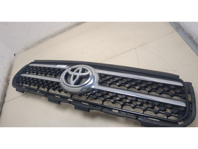 Решетка радиатора  Toyota RAV 4 2006-2013          