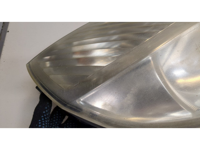 Фара передняя  Renault Scenic 2003-2009 правая 