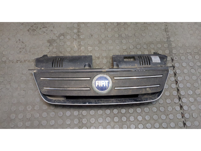 Решетка радиатора  Fiat Idea 2003-2007          1.3 735357980