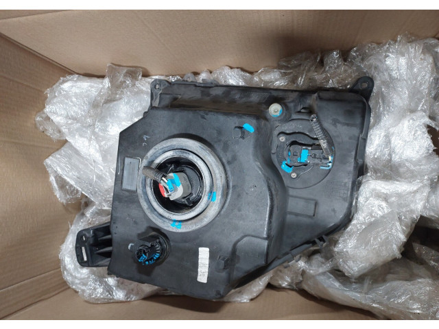 Фара передняя  Jeep Liberty 2007-2012 правая 