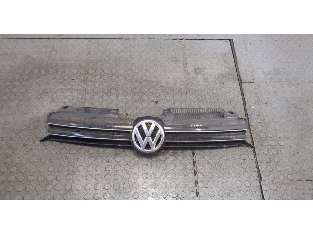 Решетка радиатора  Volkswagen Golf 6 2009-2012          5k0853653