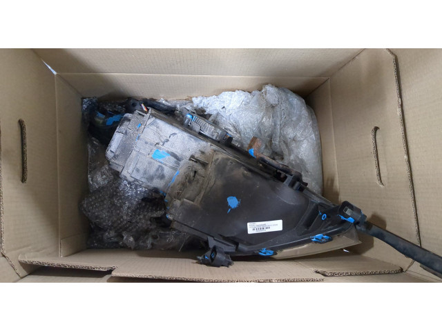 Фара передняя  Honda Civic 2005-2012 правая 