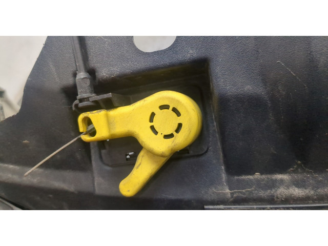 Решетка радиатора  Ford Focus 3 2011-2015          2048467, BM518200BF