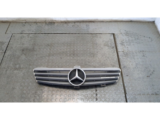 Решетка радиатора  Mercedes CLS C219 2004-2010           3 