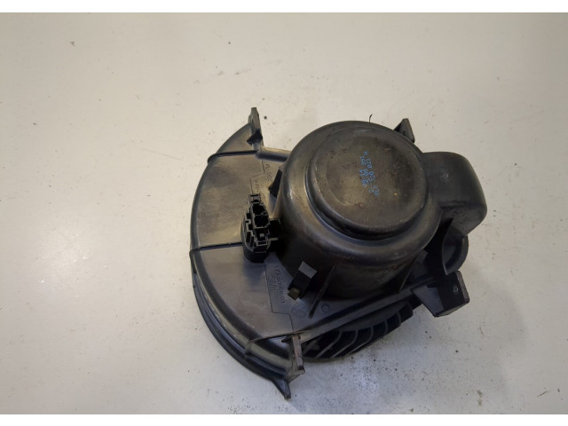 Моторчик печки  Volkswagen Touareg 2002-2007 7l0820021n     7l0820021n   