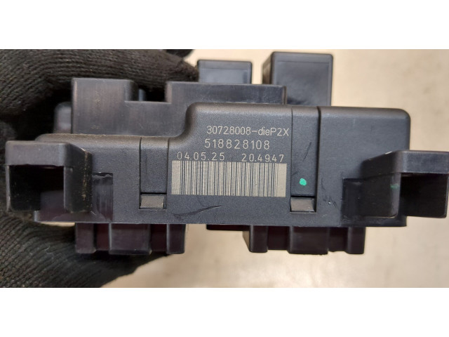 Блок предохранителей  Volvo XC90 2002-2006      30728008   
