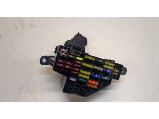Блок предохранителей  Volkswagen Passat 7 2010-2015 Европа      3C2941824   