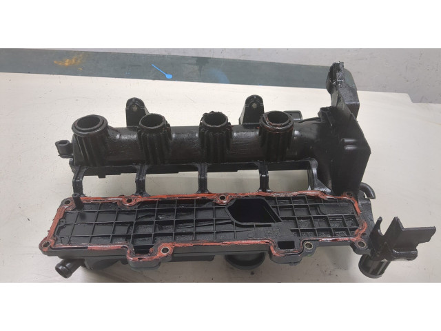 Клапанная крышка двигателя ДВС  Ford Fusion 2002-2012 1.4     