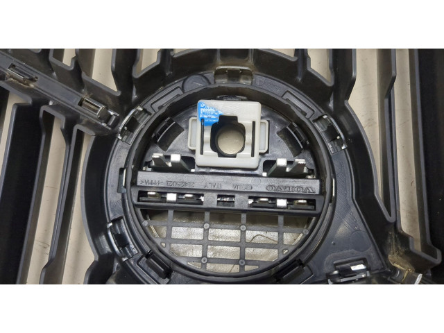 Решетка радиатора  Volvo XC90 2014-2019          32228107