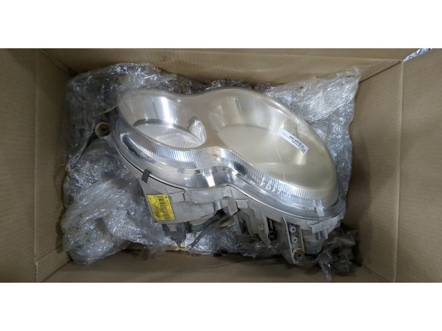 Фара передняя  Mercedes C W203 2000-2007 правая 