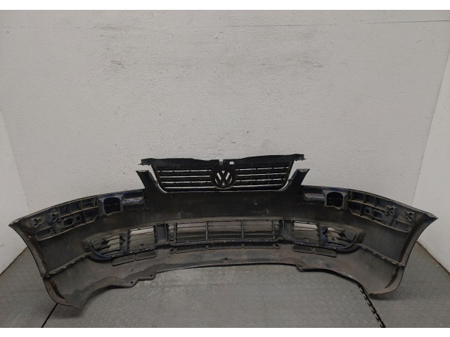 Бампер  Volkswagen Passat 5 2000-2005 передний   