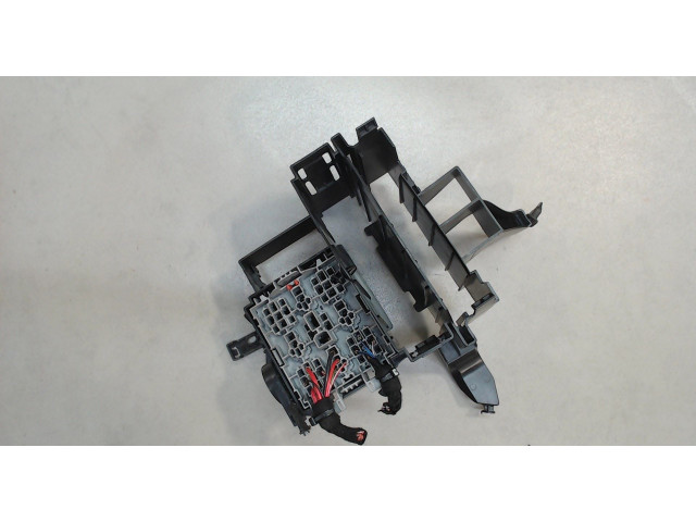 Блок реле  Volkswagen Touareg 2007-2010          2.5