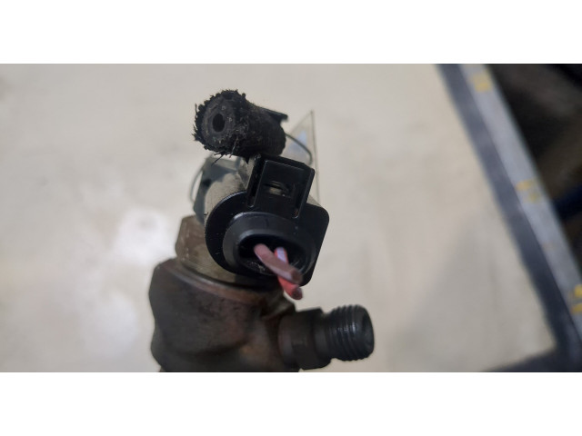 Форсунка топливная  Volkswagen Passat 7 2010-2015 Европа    0445110369     