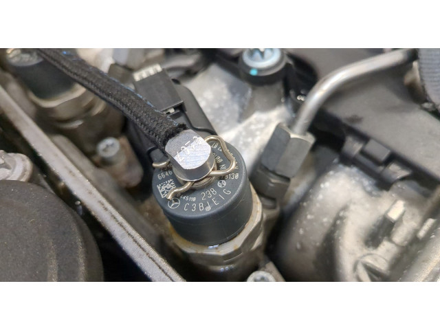 Форсунка топливная  Mercedes C W203 2000-2007         