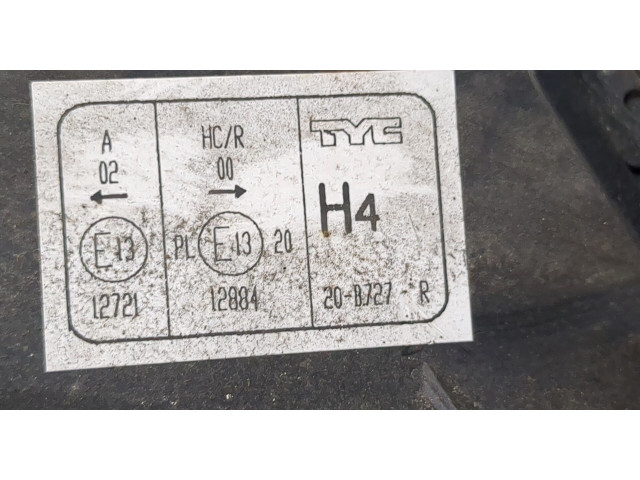 Фара передняя  Toyota RAV 4 2000-2005 правая 