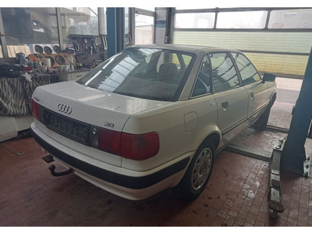 Бампер  Audi 80 (B4) 1991-1994 задний     