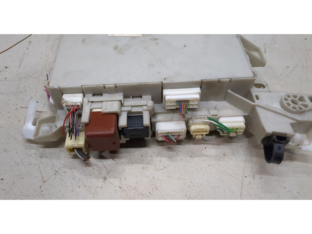 Блок предохранителей  Lexus LS430 UCF30 2000-2006      8273050072     4.3