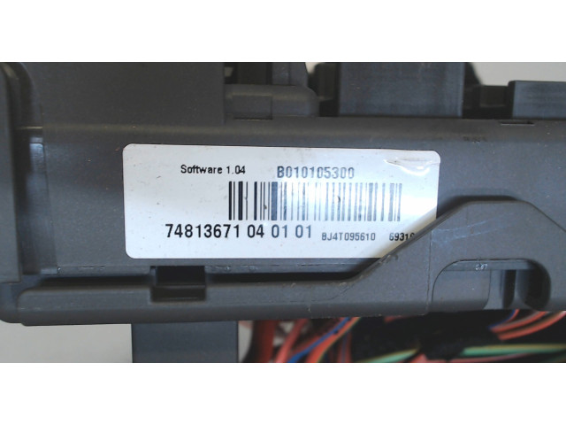 Блок предохранителей  BMW X6 E71 2007-2014      74813671     3