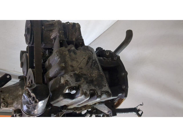 Клапанная крышка двигателя ДВС  Toyota Yaris 2005-2011      