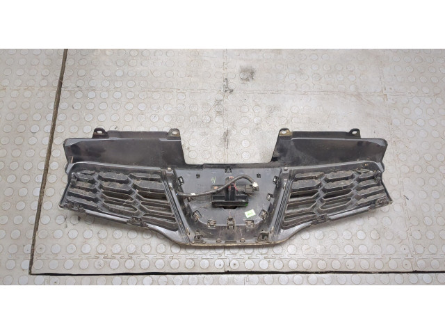 Решетка радиатора  Nissan Qashqai 2006-2013          1.6 