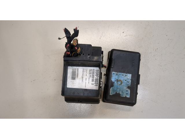 Блок предохранителей  Renault Espace 4 2002-           3.5