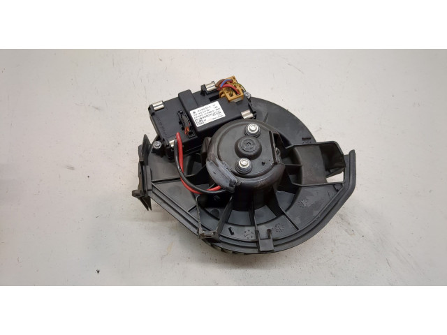 Моторчик печки  Audi A6 (C6) 2004-2011 4F0820020A    4F0820020A   