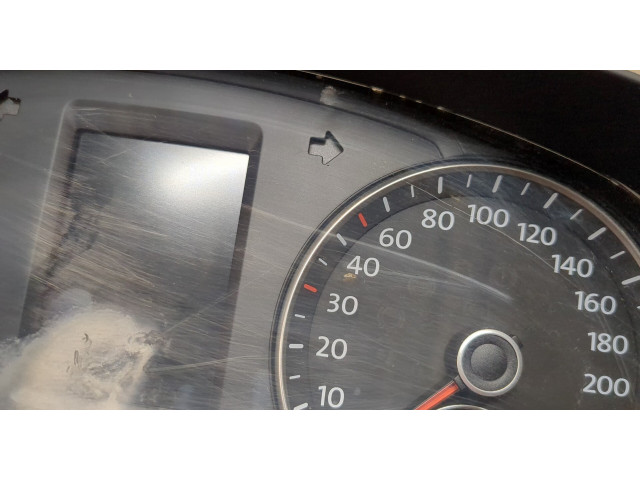 Панель приборов  Volkswagen Sharan 2010-2015       7n0920860d     