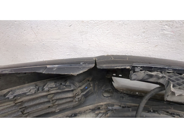 Бампер  Volkswagen Touareg 2010-2014 передний   