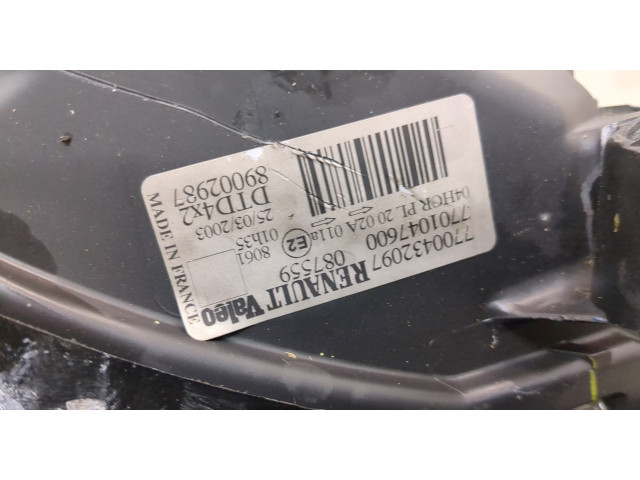 Фара передняя  Renault Scenic 1996-2002 правая 