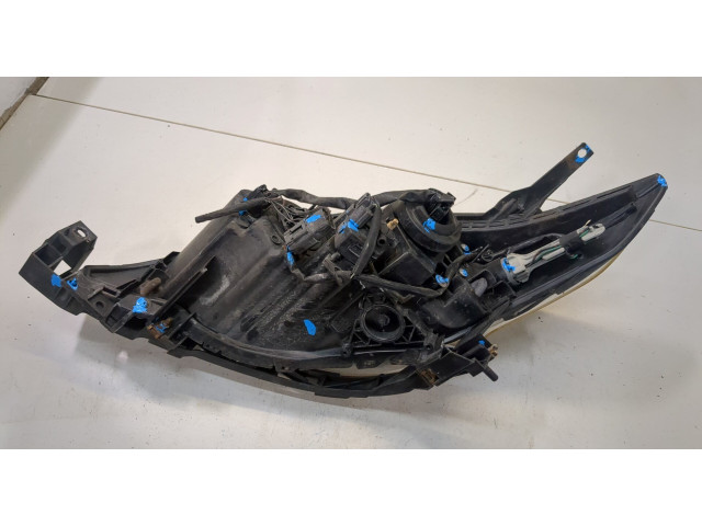 Фара передняя  Mazda 5 (CR) 2005-2010 правая 