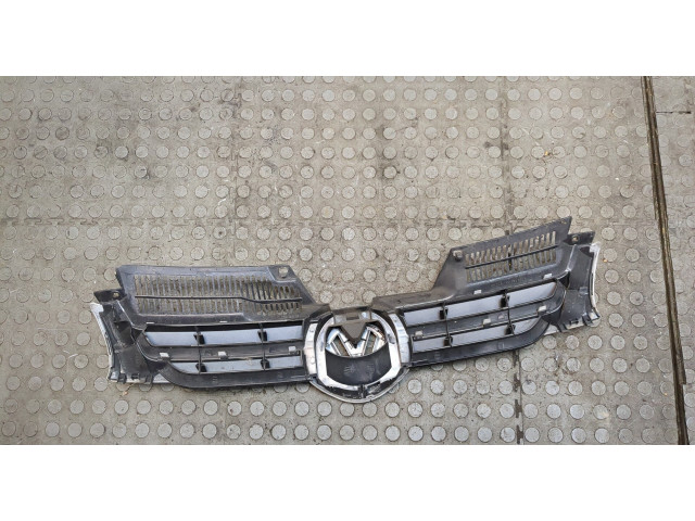 Решетка радиатора  Volkswagen Golf 5 2003-2009            1K0853651A