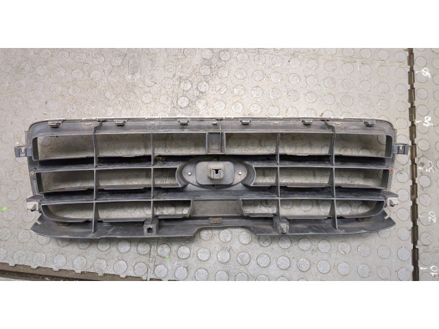Решетка радиатора  Subaru Forester (S11) 2002-2007          