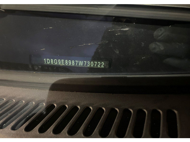Решетка радиатора  Dodge Nitro         2.8 